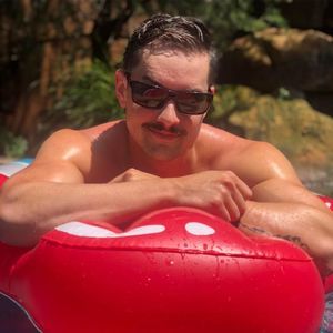 Meet your Posher, Mike